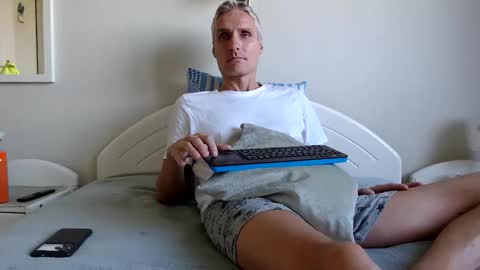Snapshot of toffmen chatting on September 28, 2025, 6:30 am Daniel Bisexual uncut 20cm online show from September 28, 2025, 6:30 am