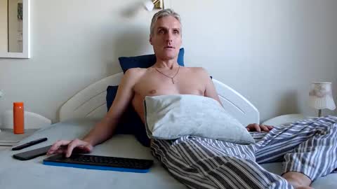 Snapshot of toffmen chatting on October 11, 2025, 6:45 am Daniel Bisexual uncut 20cm online show from October 11, 2025, 6:45 am