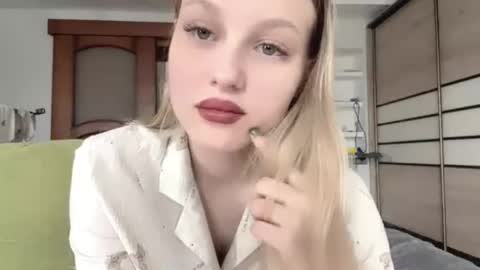 Nina online show from April 20, 2026, 8:06 am