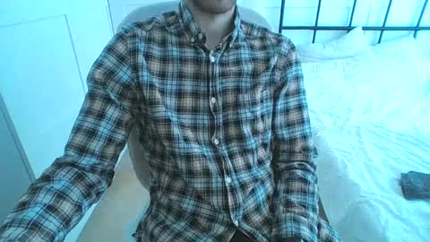 Snapshot of toja112 chatting on February 10, 2025, 12:29 pm Martin online show from February 10, 2025, 12:29 pm