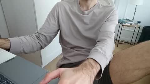 Snapshot of toja112 chatting on February 10, 2026, 11:25 am Martin online show from February 10, 2026, 11:25 am