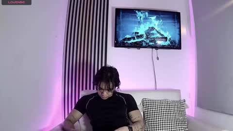 toji lee online show from November 9, 2025, 2:21 am