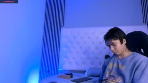 toji lee online show from November 25, 2025, 2:44 am