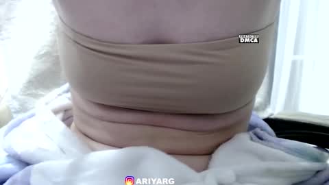 Arina online show from January 5, 2026, 11:52 pm