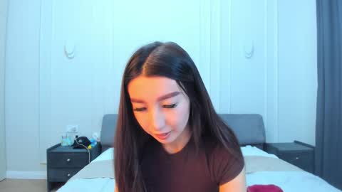 Lia online show from December 19, 2025, 3:46 am