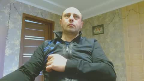 Snapshot of tolianuch chatting on February 11, 2025, 11:10 am Huligan online show from February 11, 2025, 11:10 am