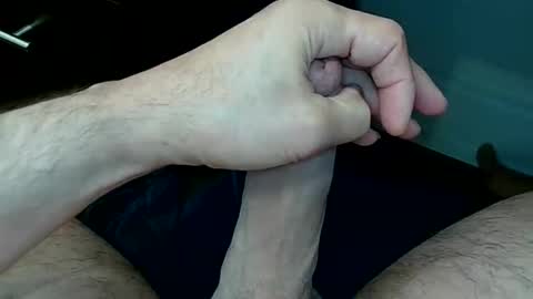 Snapshot of tom4you4all chatting on December 22, 2025, 11:35 pm tom4you4all online show from December 22, 2025, 11:35 pm