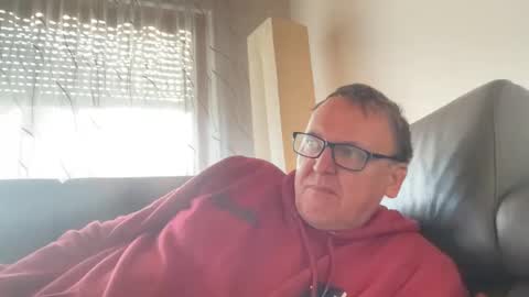 Snapshot of tom6644 chatting on January 10, 2025, 12:04 pm Tom online show from January 10, 2025, 12:04 pm