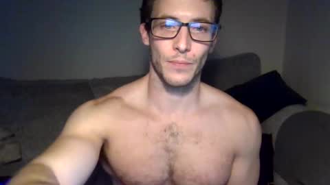 Snapshot of tom90ukx chatting on March 7, 2025, 4:00 pm tom90ukx online show from March 7, 2025, 4:00 pm