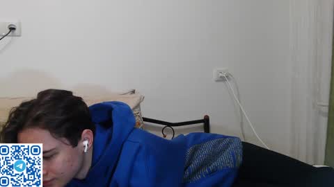 Snapshot of tom_er0s chatting on December 15, 2024, 11:42 pm Tom online show from December 15, 2024, 11:42 pm