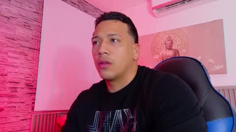 Tom muscle1 online show from February 14, 2026, 12:02 pm