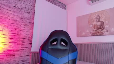 Tom muscle1 online show from February 26, 2026, 12:04 pm