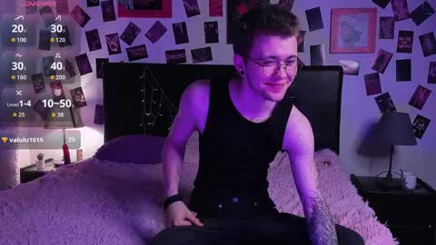 tomas_norton online show from May 22, 2026, 8:58 pm