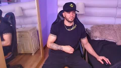 Snapshot of tomas_wolfk chatting on April 26, 2026, 4:32 am Andres. online show from April 26, 2026, 4:32 am