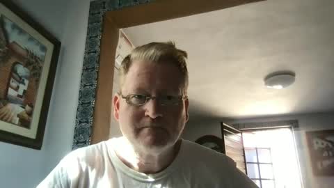 Snapshot of tomascausa chatting on December 3, 2024, 9:01 pm Hola online show from December 3, 2024, 9:01 pm