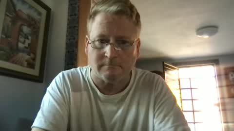 Snapshot of tomascausa chatting on December 9, 2024, 10:30 pm Hola online show from December 9, 2024, 10:30 pm