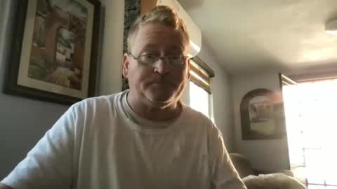 Snapshot of tomascausa chatting on January 2, 2025, 6:34 pm Hola online show from January 2, 2025, 6:34 pm