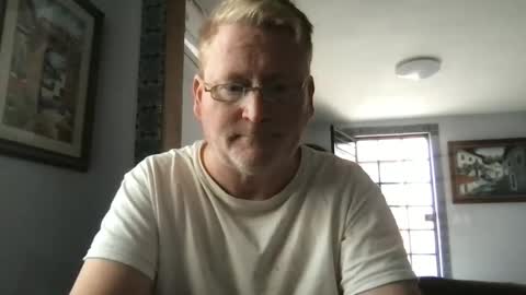 Snapshot of tomascausa chatting on January 10, 2025, 9:53 pm Hola online show from January 10, 2025, 9:53 pm