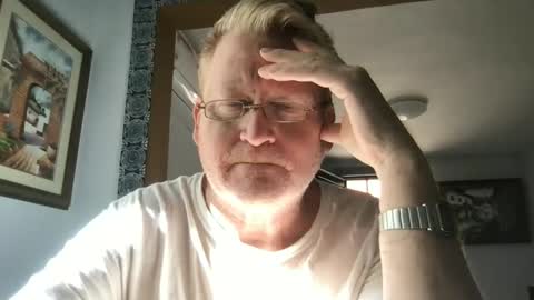 Snapshot of tomascausa chatting on January 22, 2025, 9:32 pm Hola online show from January 22, 2025, 9:32 pm