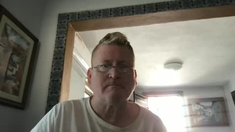 Snapshot of tomascausa chatting on January 31, 2025, 6:36 pm Hola online show from January 31, 2025, 6:36 pm