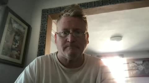 Snapshot of tomascausa chatting on February 10, 2025, 6:03 pm Hola online show from February 10, 2025, 6:03 pm