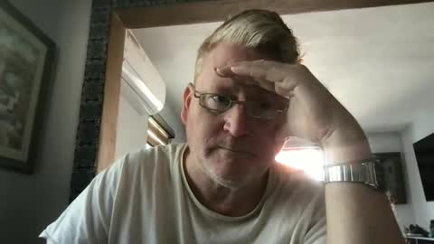 Snapshot of tomascausa chatting on February 14, 2025, 6:40 pm Hola online show from February 14, 2025, 6:40 pm