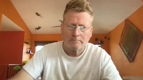 Snapshot of tomascausa chatting on March 6, 2025, 6:59 pm Hola online show from March 6, 2025, 6:59 pm