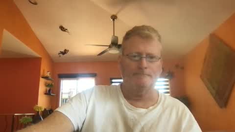 Hola online show from April 21, 2026, 6:55 pm