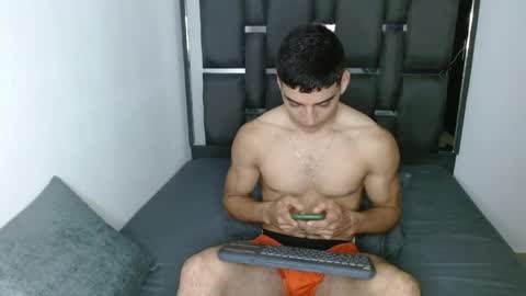 tomaz_18 online show from April 3, 2026, 12:52 am