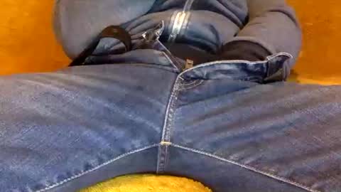 tombi125 online show from October 9, 2025, 4:38 pm