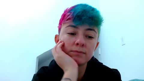 Blue online show from November 12, 2025, 2:39 pm