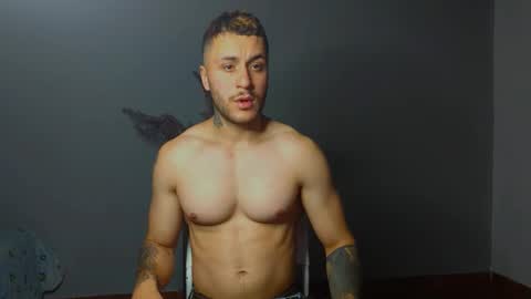 tomDavisXl online show from October 18, 2025, 11:27 pm