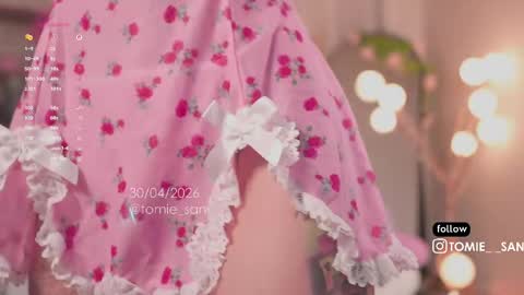 Snapshot of tomie_san chatting on April 30, 2026, 10:54 am Tomie online show from April 30, 2026, 10:54 am