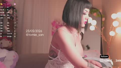 Snapshot of tomie_san chatting on May 25, 2026, 10:32 am Tomie online show from May 25, 2026, 10:32 am