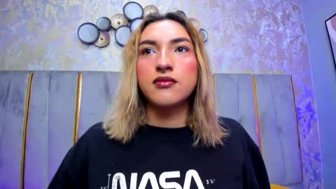   online show from November 23, 2025, 12:05 pm