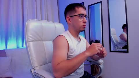Snapshot of tommas_johnson chatting on April 17, 2026, 11:24 am Tomas online show from April 17, 2026, 11:24 am