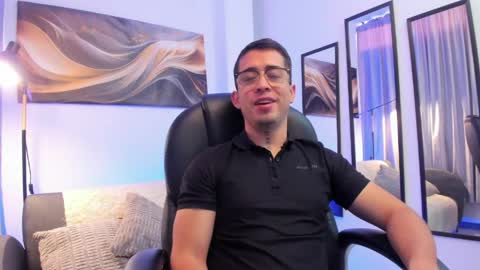 Snapshot of tommas_johnson chatting on May 8, 2026, 12:10 pm Tomas online show from May 8, 2026, 12:10 pm