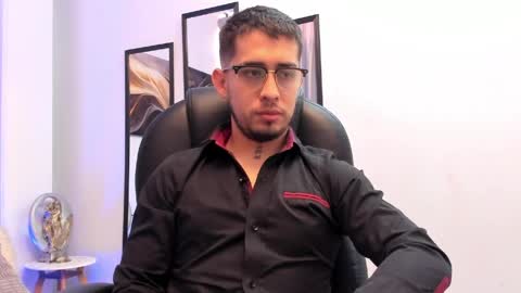 Snapshot of tommas_johnson chatting on May 24, 2026, 12:21 pm Tomas online show from May 24, 2026, 12:21 pm