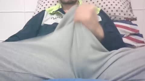 Snapshot of tommaso9046 chatting on March 7, 2025, 6:00 pm tommaso9046 online show from March 7, 2025, 6:00 pm