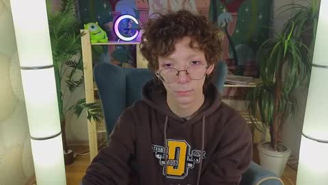 Snapshot of tommiehi chatting on March 9, 2025, 5:44 am Tommie online show from March 9, 2025, 5:44 am