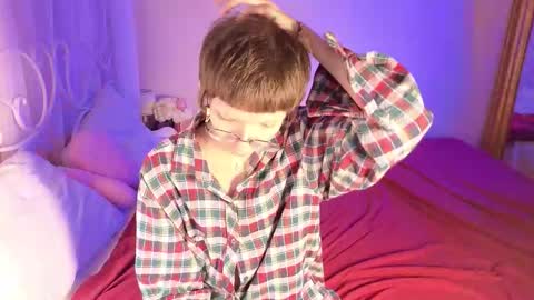 Snapshot of tommiehi chatting on October 1, 2025, 12:11 pm Tommie online show from October 1, 2025, 12:11 pm