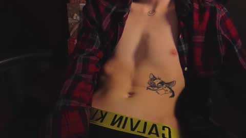 Snapshot of tommiehi chatting on November 28, 2025, 5:43 am Tommie online show from November 28, 2025, 5:43 am