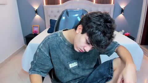 Tommy  online show from April 10, 2026, 3:34 am