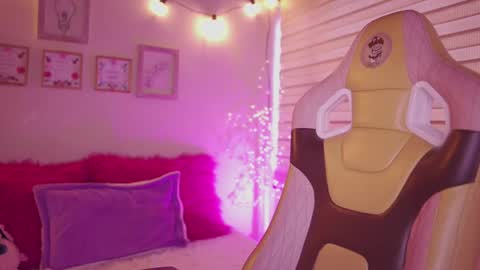 Blue  online show from March 19, 2026, 12:42 pm