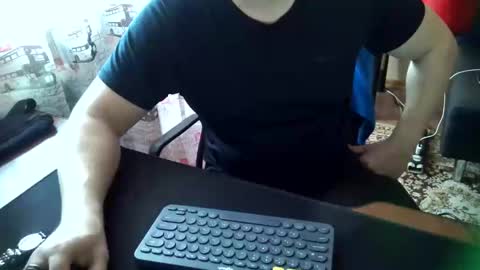 Tommi Li online show from February 1, 2025, 9:54 am