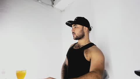 tommy_sccott online show from October 25, 2025, 9:31 pm