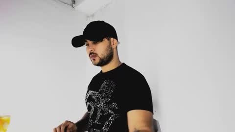 tommy_sccott online show from November 9, 2025, 9:57 pm