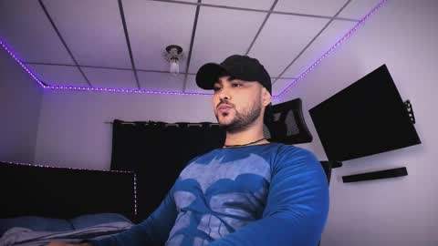 tommy_sccott online show from February 2, 2026, 9:24 pm