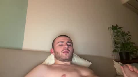 tommyflash_tut online show from February 12, 2025, 9:01 pm