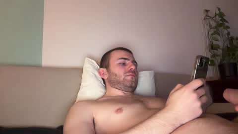 tommyflash_tut online show from February 26, 2025, 7:38 pm